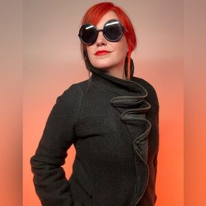 COVELO CLOTHING / Black Wool Coat / Small